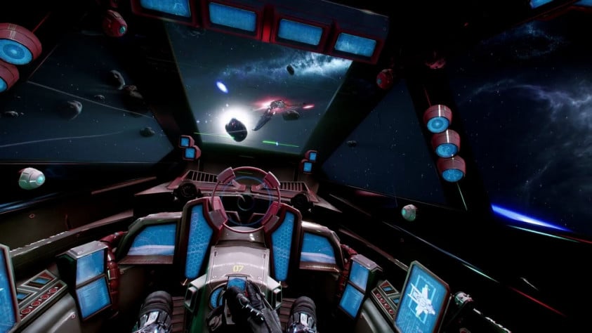 Результатом объединения фанатов космических симуляторов стал запуск разработки Star Citizen — самого реалистичного космосима в истории с крупнейшим краудфандинговым бюджетом более 6 млн долларов.