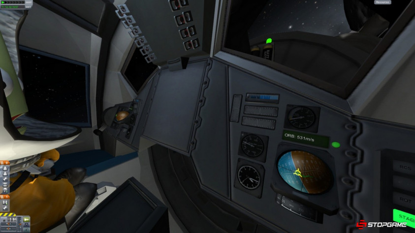 Есть в игре и вид от первого лица, с помощью которого можно ощутить все прелести полета прямо из пилотской кабины.