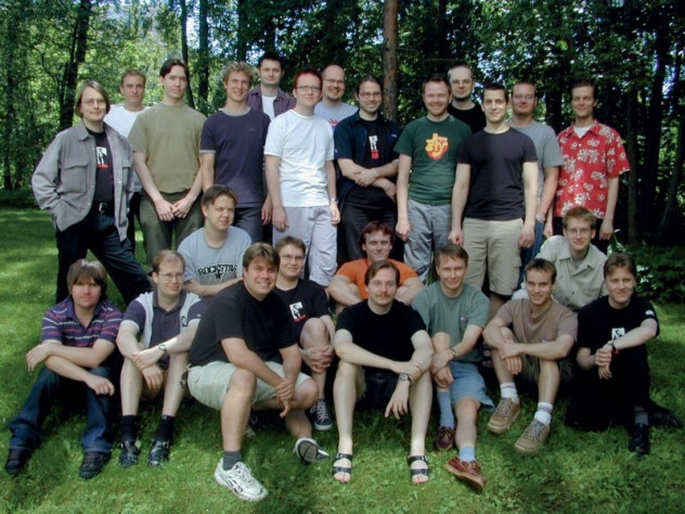 Этот групповой снимок команды самые умелые игроки могли обнаружить на бонусном, секретном уровне Max Payne.