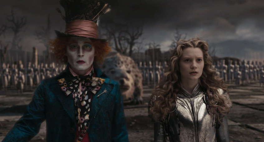 Персонажу Деппа уделяли так много экранного времени, что фильм можно было бы смело назвать «Алиса и Шляпник в стране чудес».
