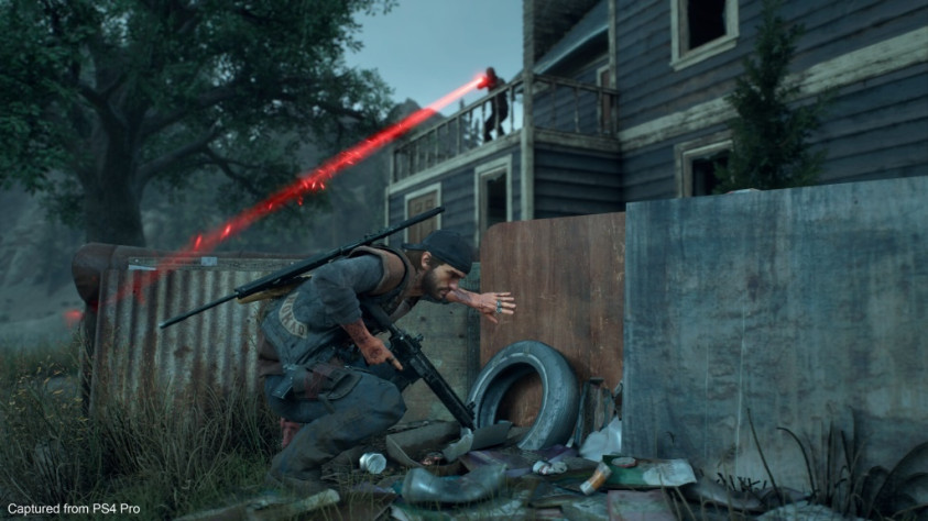 Всех снайперов в игре выдает красный лазерный указатель.