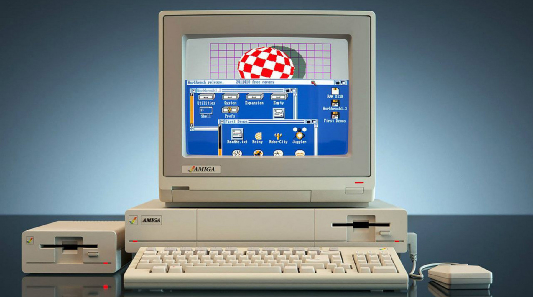 Первый мультимедийный. Мир 1 компьютер. Атари компьютер 1985. Первый мультимедийный. Amiga компьютер 1985.