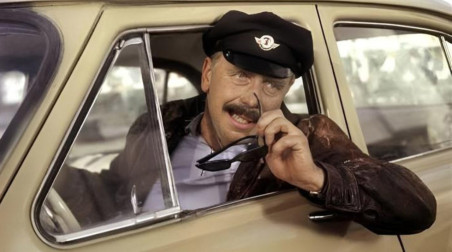 Who ordered a taxi to the Fila store?