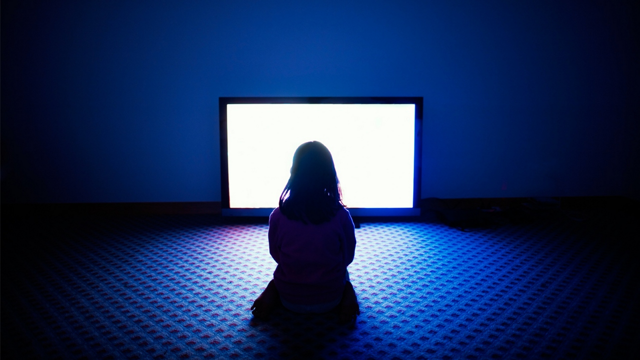 Учёные из Великобритании не нашли прямых доказательств того, что сидение перед экраном вредит детям