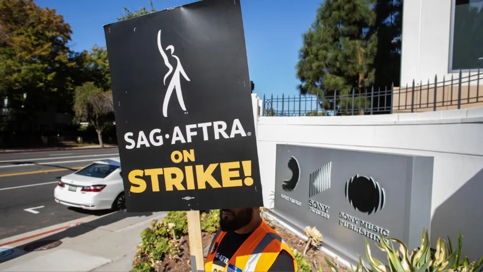 Голоса должны быть живыми! — профсоюз SAG-AFTRA объявил забастовку против игровых компаний из-за использования ИИ