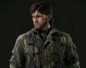 Снейк обмазывается грязью в  геймплее Metal Gear Solid Delta с TGS