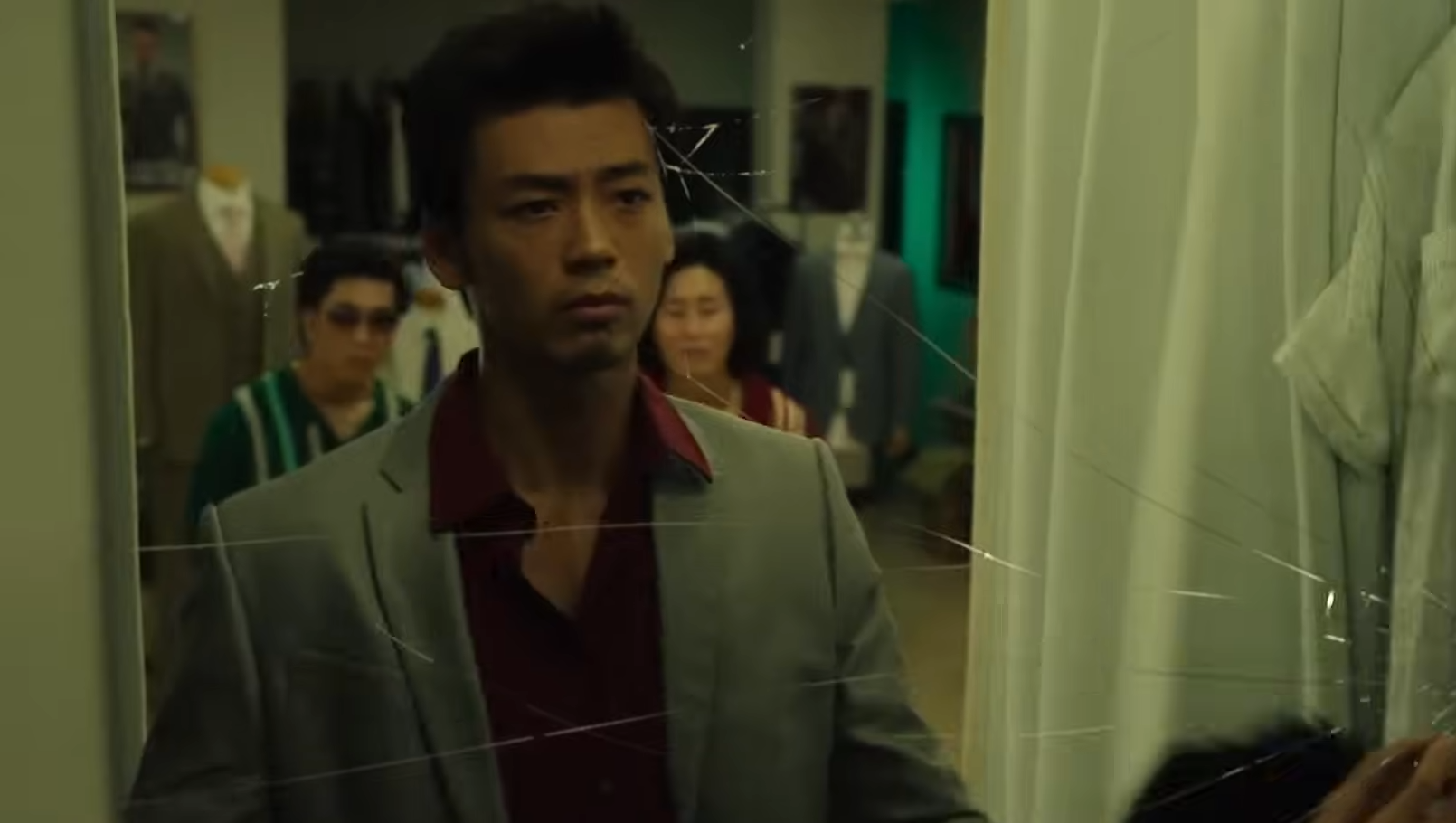 Unleash the Action: Like a Dragon – A Thrilling Ride of Blood, Sweat, and Bullets in the Yakuza Trailer