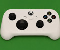 Похоже, Microsoft готовит крохотный геймпад для «облака» и Xbox Elite Series 3