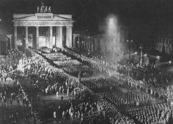 Факельные шествия в германии 1933