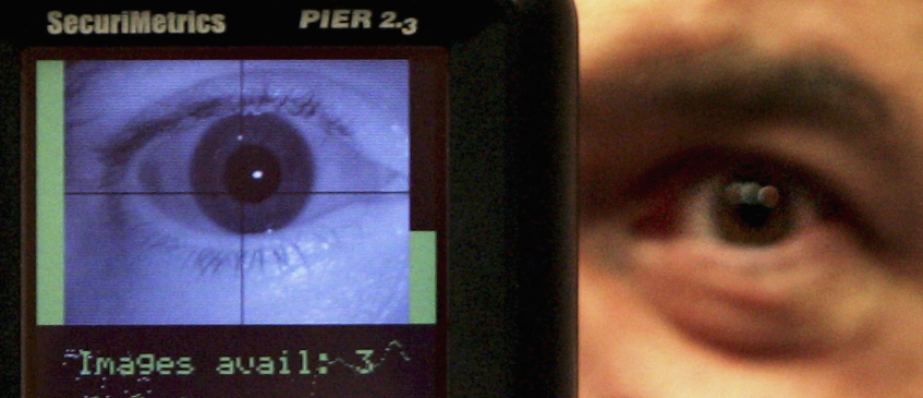 Аутентификации по&amp;nbsp;радужной оболочке глаза в&amp;nbsp;2004 году
