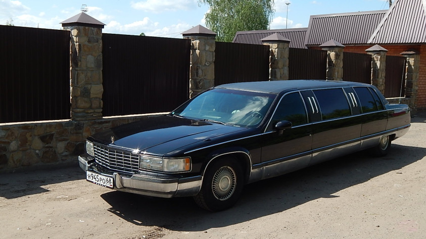 Cadillac Fleetwood Brougham седьмого поколения