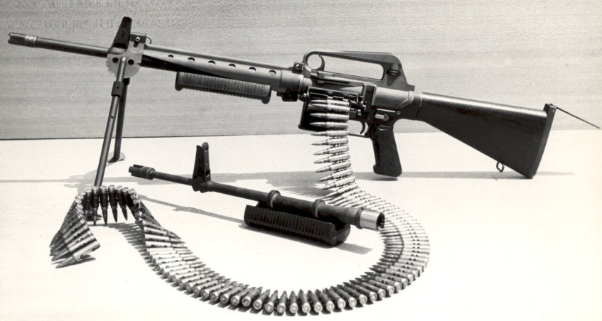 Artillerie Inrichtingen AR-10 LMG