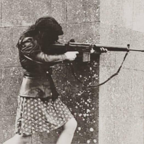 Девушка из&amp;nbsp;ИРА с&amp;nbsp;AR-18