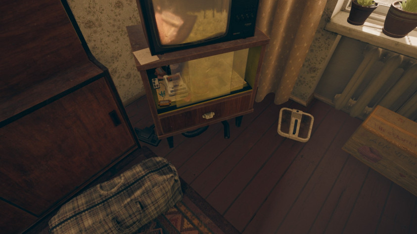 Ох блин! Это же Денди джуниор. У меня в 93 году была именно такая. Белая с вшитыми джойстиками. Клон Famicom. Такая ностальгия ваще. Эх...