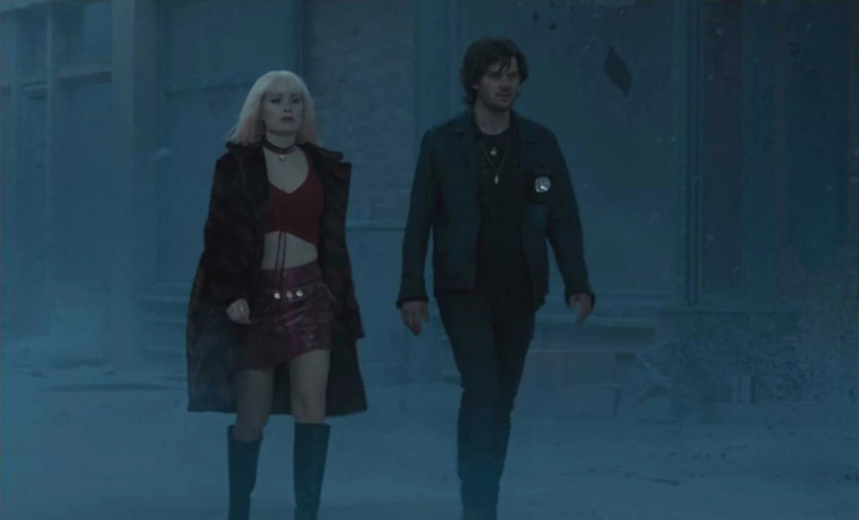 Шуба с&amp;nbsp;барского плеча на&amp;nbsp;Марии&amp;nbsp;— это, конечно, интересный дизайнерский элемент.