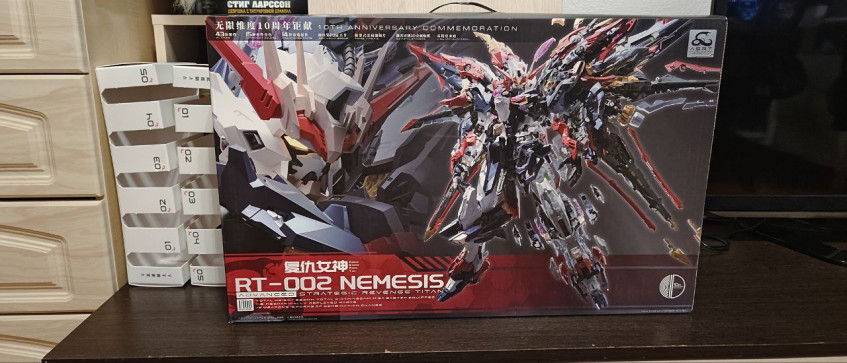 Справа от&amp;nbsp;коробки видно 36" телевизор. Если&amp;nbsp;бы не&amp;nbsp;подставка&amp;nbsp;— коробка была&amp;nbsp;бы выше!