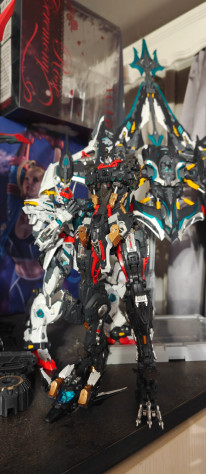 Ноги + торс.. он уже выше чем Тандерболт