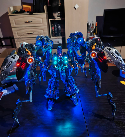 Светящийся скелет + демонстрация раскрывающихся частей