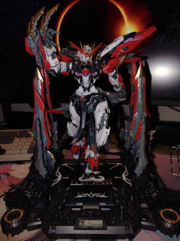 А&amp;nbsp;вот тут уже есть, и&amp;nbsp;сразу заметно как модель приобретает законченность, хотя казалось&amp;nbsp;бы — всего лишь маленькие наклеечки