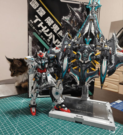 Знакомьтесь&amp;nbsp;— Нарния, мейнкун) ну, а&amp;nbsp;перед ней этот самый ТандерболтХвост Манты - это трезубец, который можно дать в руки, кабина - это щит,&amp;nbsp; а корпус с крыльями можно прикрепить за спину как джет-пак