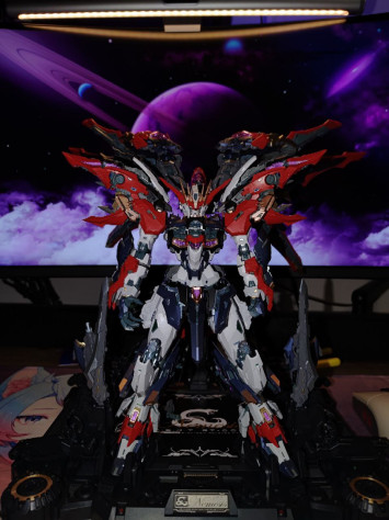 Тут декалей еще нет