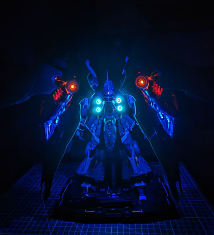 Демонстрация подсветки в&amp;nbsp;темноте