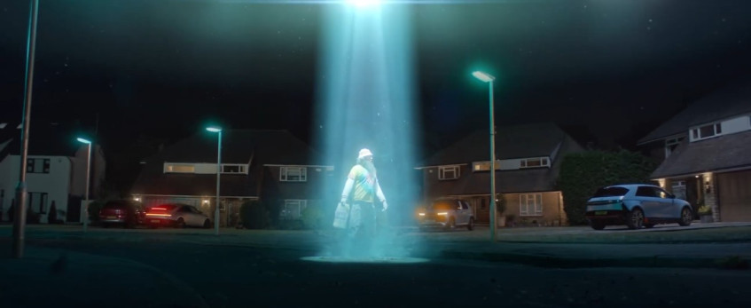 Мужика вернули инопланетяне.