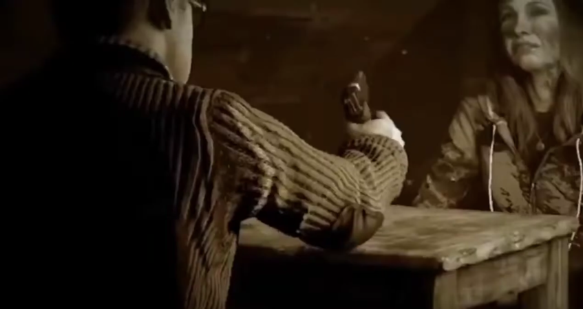 Шаг 2 : Эшли запомнила это