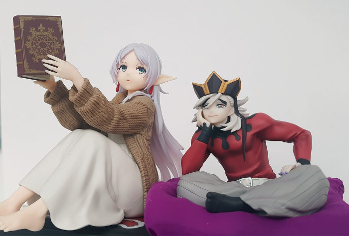 Вместе со&amp;nbsp;стандартным «стоппером» от&amp;nbsp;Furyu для понимания масштабов.