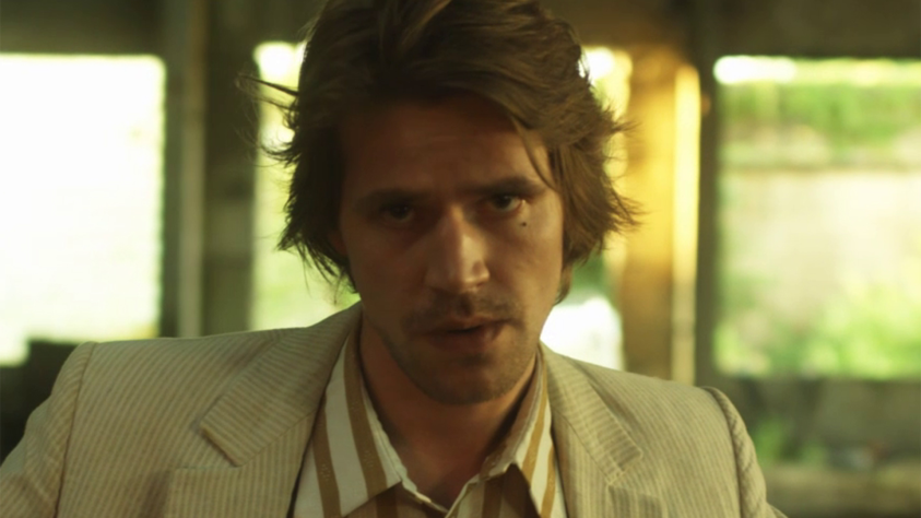 Пока искал фото Роберта, узнал, что он&amp;nbsp;снимался в&amp;nbsp;фильме «Gracias a&amp;nbsp;La&amp;nbsp;Vida» (2012). Кадр как раз оттуда.