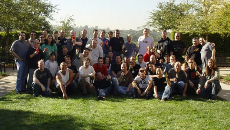 Возможно, то&amp;nbsp;самое фото. Разработчики WoW, 2004