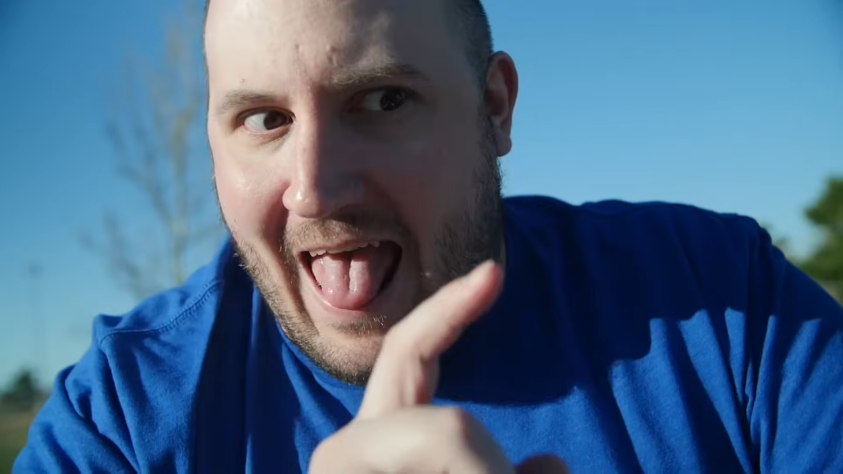 Кажется, этот безумец получает наслаждение