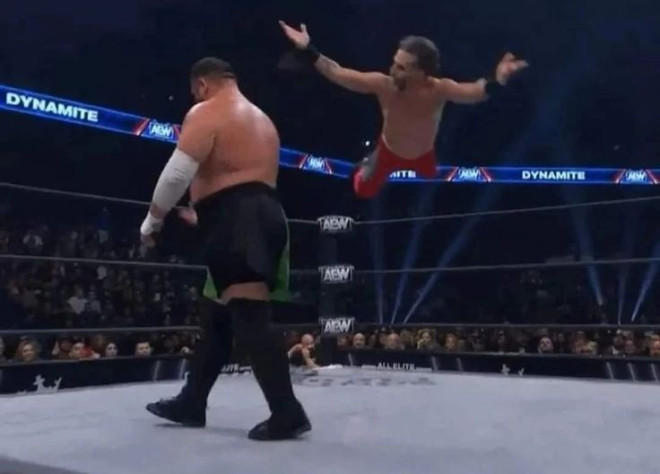 Фан факт: Самоа Джо на&amp;nbsp;подкасте «Talk Is&amp;nbsp;Jericho» рассказал о&amp;nbsp;том, что его культовый прием, когда он&amp;nbsp;избегает прыжка соперника, поначалу был просто шуткой, но&amp;nbsp;со&amp;nbsp;временем стал любимым моментом фанатов и&amp;nbsp;коллег, которые сами просят его исполнить этот спот в&amp;nbsp;матчах…