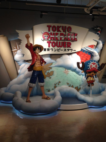 Tokyo One Piece Tower — бывший крытый тематический парк, посвящённый вселенной японского сериала манги One Piece. Открылся 13 марта 2015 года внутри Токийской башни. После открытия парк подвергся частичной реконструкции и вновь открылся 18 июня 2016 года.&amp;nbsp; Парк был окончательно закрыт 31 июля 2020 года из-за воздействия пандемии COVID-19 на управление им.