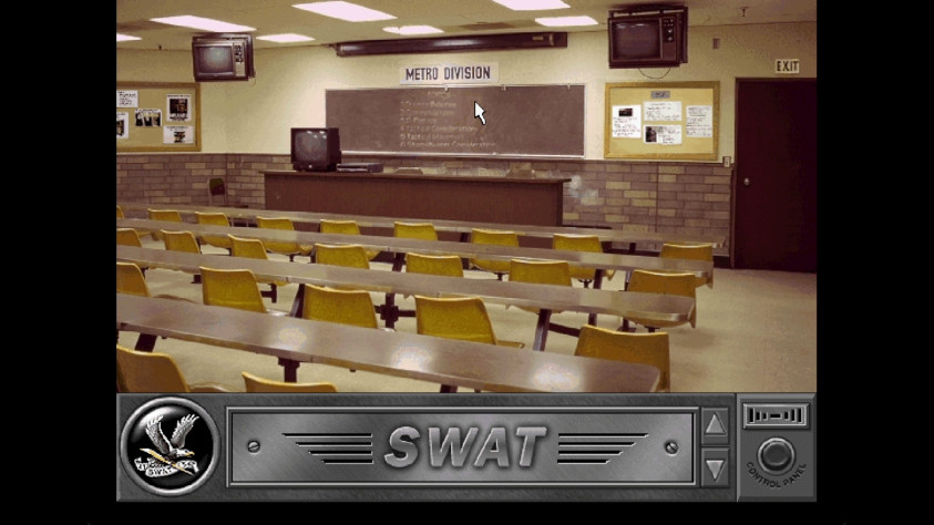 Кадр из Police Quest: SWAT, 1995 год. В игре есть как интерактивные экраны в традиционном формате point and click...
