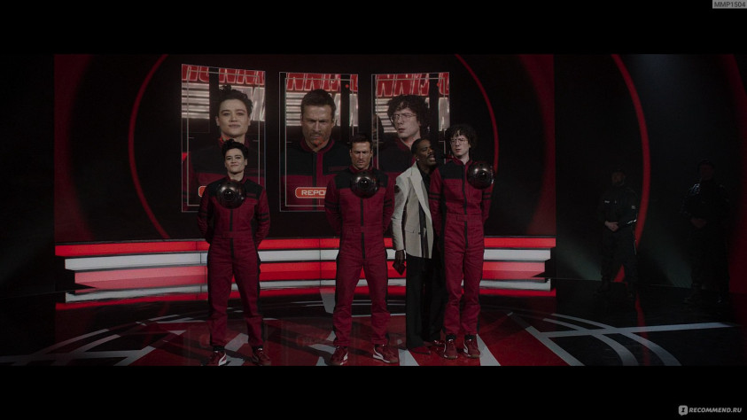 Наш тот, что по центру, а остальные так себе бегуны. Яб на твоём месте на них особо не рассчитывал.&amp;nbsp;