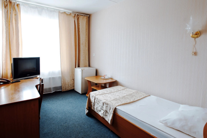 Увидел один номер заводской гостиницы, значит, увидел их все. 