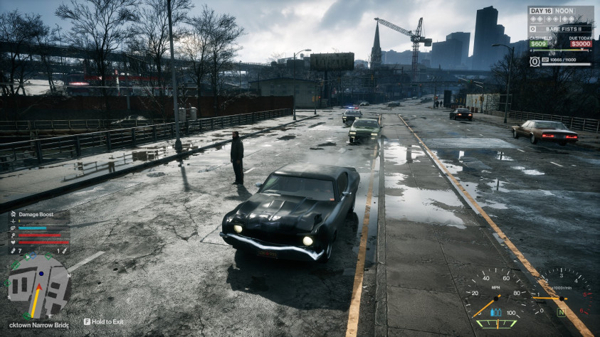 Из уничтоженной машины вышел человек и стоял среди дороги. Машина пропала, а человек стоял всю ночь, если мне не изменяет память. Сзади неслась полиция...