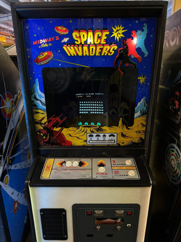 Space invaders - самый продаваемый аркадный автомат в истории (кроме Pac-man)