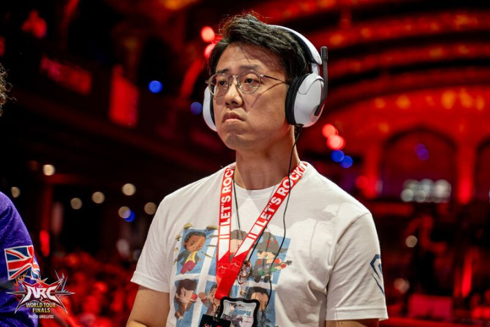 Daru - сильный игрок в GGS, начал светиться на мировой сцене, когда ему было 30, на текущий момент ему 40 лет.