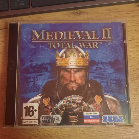 Диск с игрой Medieval II: Total War.