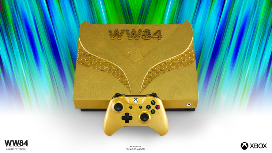 В честь «Чудо-женщины 1984» собрали три особых Xbox One X — золотую, волосатую и с плёткой