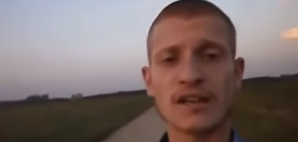 Идущий к реке мем