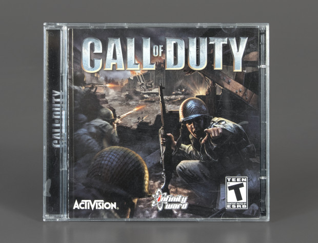 Call of Duty (2003) — помогла популяризировать кинематографичные боевики про войну с видом от первого лица. Остаётся одной из самых знаменитых игровых франшиз в мире и по сей день.
