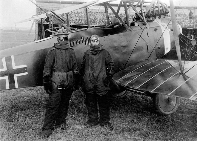 Пример немецких лётчиков и немецкого пехотинца Первой Мировой войны
