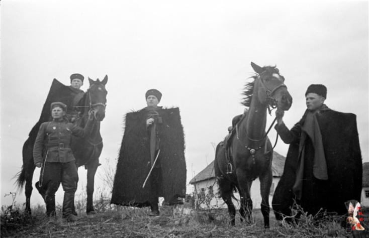 Солдаты 4-го гвардейского Кубанского казачьего кавалерийского корпуса
