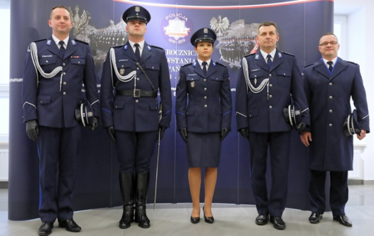 Парадная форма ВВС Польши и парадная форма полиции Польши