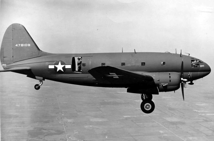Самолеты C-46 и C-54