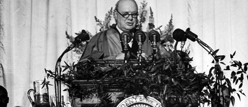 1&amp;nbsp;— Черчилль со&amp;nbsp;своей знаменитой речью 5&amp;nbsp;марта 1946 года. 2&amp;nbsp;— коронация Елизаветы II&amp;nbsp;2&amp;nbsp;марта 1953 года.