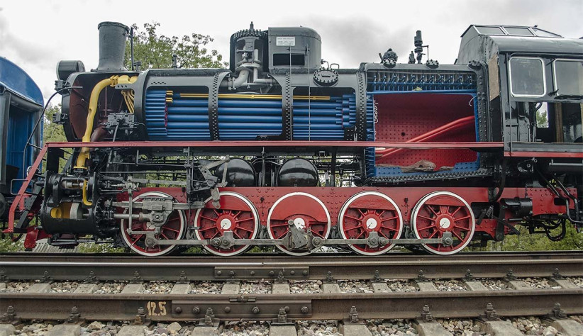 Паровоз серии «Э» в разрезе в Музее железных дорог России в Санкт-Петербурге